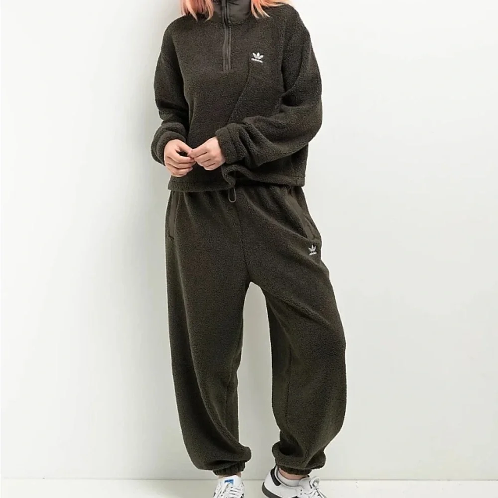 Adidas Teddy Fleece Velvet Olive Sweatpants - Picture 16 of 16
